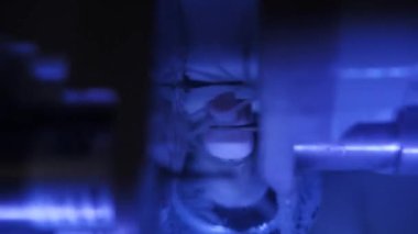 Değirmen makinesi diş şeklini alır.