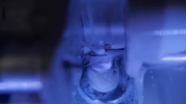 A máquina de moagem faz a forma de um dente — Vídeo de Stock