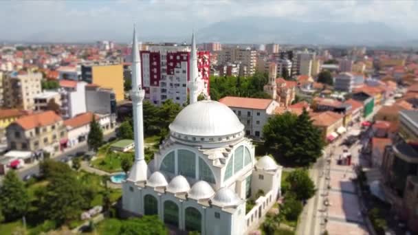 Ebu Beker Moschee in der Stadt Shkod r — Stockvideo