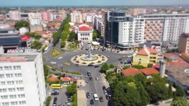 Shkodra cidade na Albânia. Fotografia aérea — Vídeo de Stock