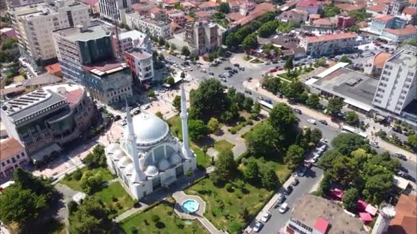 Ebu Beker Moskee in Shkod r Stad — Stockvideo