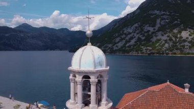 Kayalıkların Hanımefendisi. Hava fotoğrafçılığı