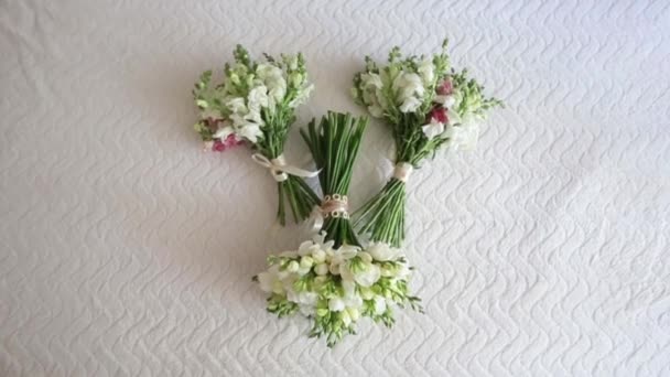 Wedding bouquet in an interesting angle — Stock Video