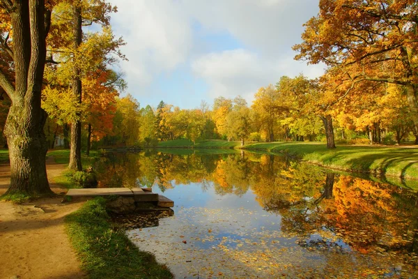 Mañana de otoño en Tsarskoye Selo — Foto de Stock