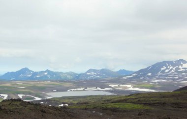 Dağ manzarası, Kamçatka 'da büyüleyici bir yürüyüş, volkanlar diyarında, Gorely volkanına tırmanma