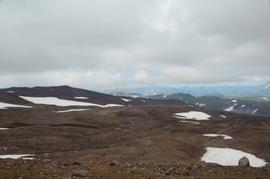 Dağ manzarası, Kamçatka 'da büyüleyici bir yürüyüş, volkanlar diyarında, Gorely volkanına tırmanma