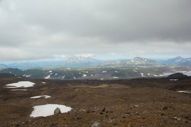 Dağ manzarası, Kamçatka 'da büyüleyici bir yürüyüş, volkanlar diyarında, Gorely volkanına tırmanma