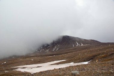 Dağ manzarası, Kamçatka 'da büyüleyici bir yürüyüş, volkanlar diyarında, Gorely volkanına tırmanma