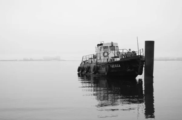 Una Triste Mañana Otoño Tirón Mar Cerca Orilla Los Territorios —  Fotos de Stock