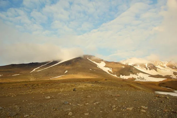 Berglandschaft Vor Blauem Himmel Und Sonnigem Sommertag Kamtschatka — Stockfoto