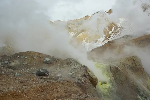 Increíbles Paisajes Tierra Osos Volcanes Montañas Escalando Volcán Mutnovsky —  Fotos de Stock