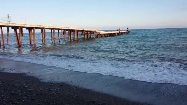 Calm Sunny Evening Shore Warm Sea Fishermen Catch Fish — Stock Video