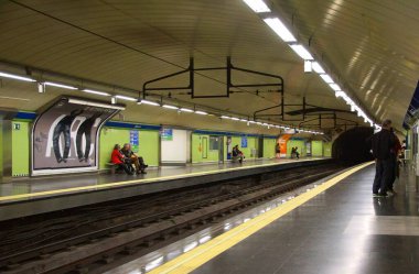 Madrid metrosunun Opera İstasyonu 'nun dekorasyonu.