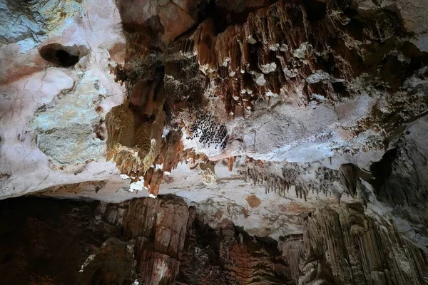 Fascinující Horská Procházka Prohlídka Krasové Jeskyně Emine Bair Khosar — Stock fotografie