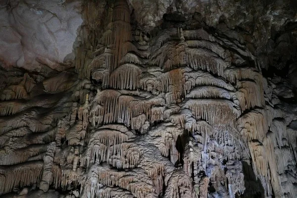 Passeio Montanha Fascinante Inspeção Caverna Carste Emine Bair Khosar — Fotografia de Stock