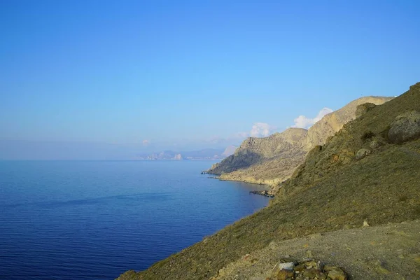 Zonnige Herfstochtend Pittoresk Berglandschap Aan Zee — Stockfoto