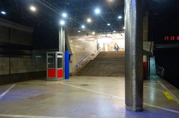 Θραύσμα Του Εσωτερικού Του Σταθμού Μετρό Gagarinskaya Στο Novosibirsk — Φωτογραφία Αρχείου