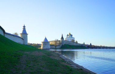 Sakin bir sabah geçirebilir ve keyifli Pskov Kremlin 'in etrafında dolaşabilir