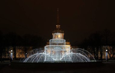 Şehrin yeni yıl ve noel elektrik süslemeleri Alexander Garden