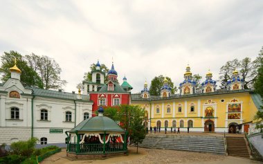 Kutsal Koğuş Pskov-Pechersky Manastırı 'na yolculuk