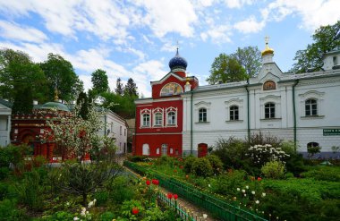 Kutsal Koğuş Pskov-Pechersky Manastırı 'na yolculuk