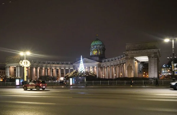 Şehrin Yeni Yıl Noel Elektrik Süslemeleri Kazan Katedrali — Stok fotoğraf
