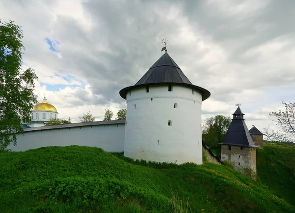 Maiausflug Zum Pskov Petschersky Kloster — Stockfoto