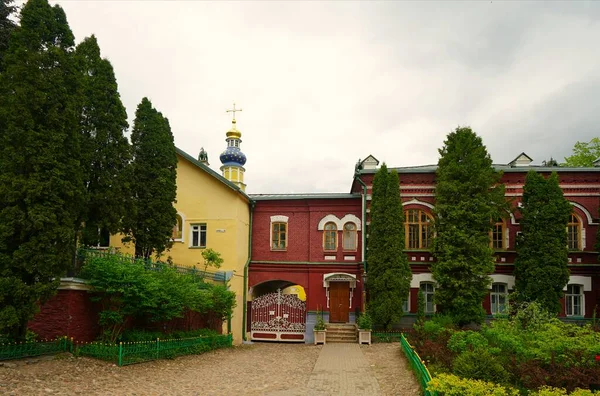 Mei Reis Naar Heilige Dormition Pskov Pechersky Klooster — Stockfoto