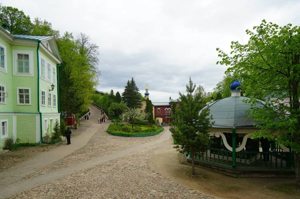 Maggio Gita Monastero Santa Dormizione Pskov Pechersky — Foto Stock