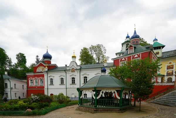 Mei Reis Naar Heilige Dormition Pskov Pechersky Klooster — Stockfoto