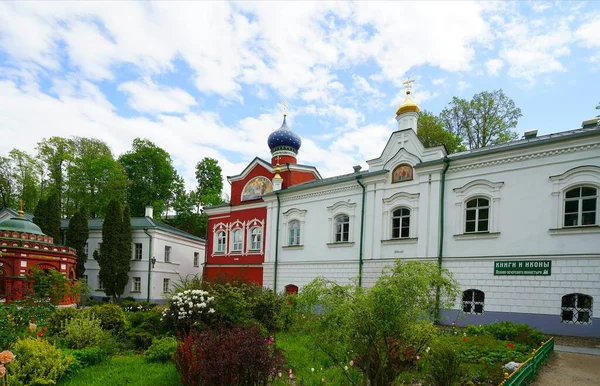 Mayo Viaje Santa Dormición Monasterio Pskov Pechersky —  Fotos de Stock