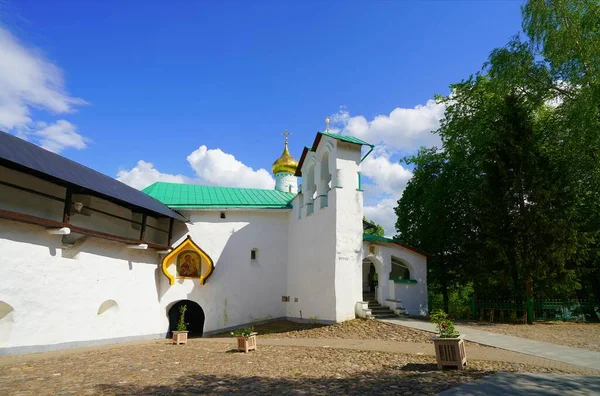 Maggio Gita Monastero Santa Dormizione Pskov Pechersky — Foto Stock