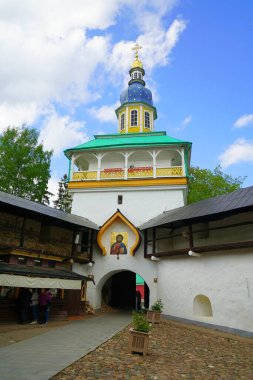 Kutsal Koğuş Pskov-Pechersky Manastırı 'na yolculuk