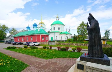 Kutsal Koğuş Pskov-Pechersky Manastırı 'na yolculuk