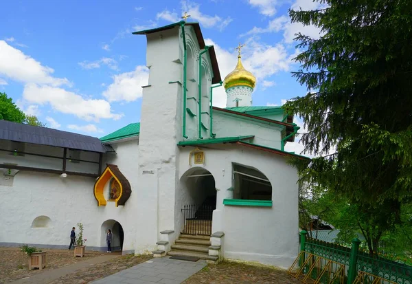 Kan Resa Till Den Heliga Dormition Pskov Pechersky Kloster — Stockfoto