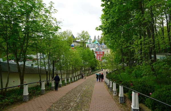 Kan Resa Till Den Heliga Dormition Pskov Pechersky Kloster — Stockfoto