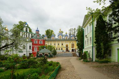 Kutsal Koğuş Pskov-Pechersky Manastırı 'na yolculuk