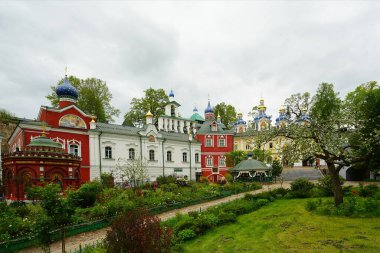 Kutsal Koğuş Pskov-Pechersky Manastırı 'na yolculuk