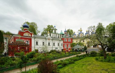 Kutsal Koğuş Pskov-Pechersky Manastırı 'na yolculuk