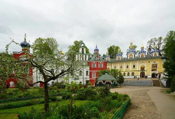 Mayo Viaje Santa Dormición Monasterio Pskov Pechersky — Foto de Stock