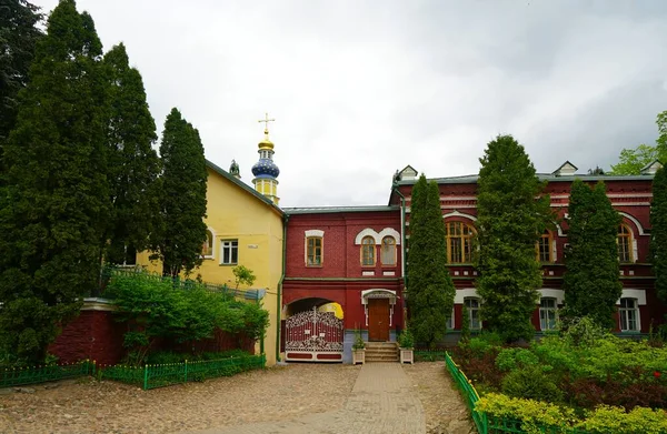 Mei Reis Naar Heilige Dormition Pskov Pechersky Klooster — Stockfoto