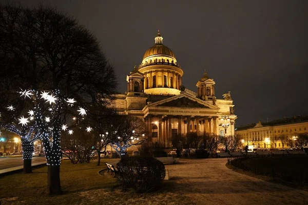 Nowy Rok Świąteczne Dekoracje Elektryczne Miasta Katedra Izaaka — Zdjęcie stockowe