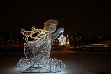 Şehrin Yeni Yıl ve Noel elektrik süslemeleri, Yarı Yıl