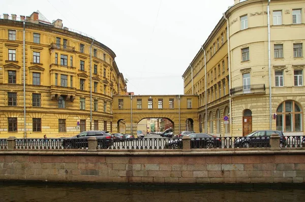 Una Calda Serata Estiva Una Passeggiata Lungo Argine Del Canale — Foto Stock