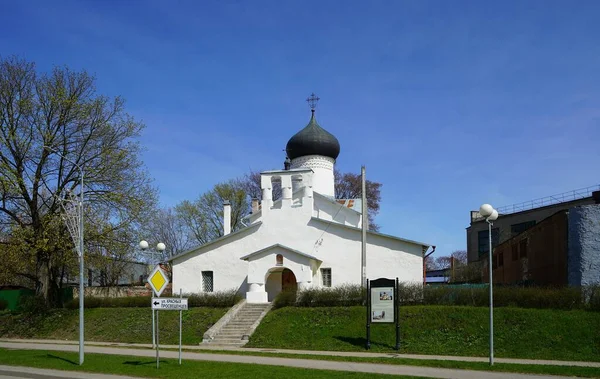 Интересная Прогулка Теплое Майское Утро Архитектурные Виды Города Древняя Церковь — стоковое фото