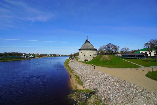 Zajímavá Procházka Teplé Květnové Ráno Město Architektonický Výhled Pokrovskaya Tower — Stock fotografie