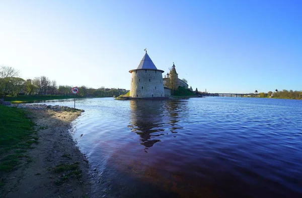 Intressant Promenad Runt Den Förtjusande Pskov Kreml Varm Maj Morgon — Stockfoto