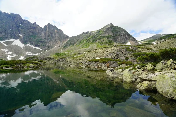Літній Похід Найпрекрасніші Місця Бурятії Зупинка Біля Гірського Озера Стокове Фото