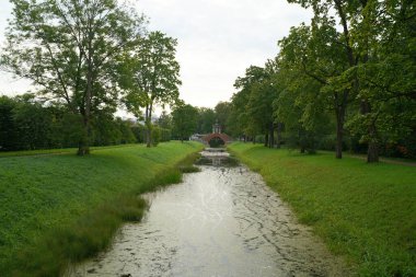 Tsarskoe Selo 'daki Alexander Park' ta yürü, Cross Bridge, Çin Köyü ve Çin Köprüsü