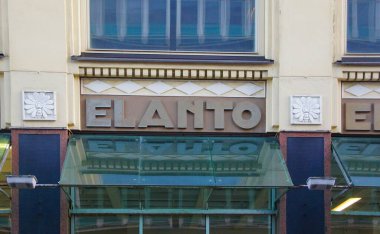 Nouveau tarzı Kuzey Sanatı cephesinin mimari tasarımının bir parçası, şehir merkezinde bina.